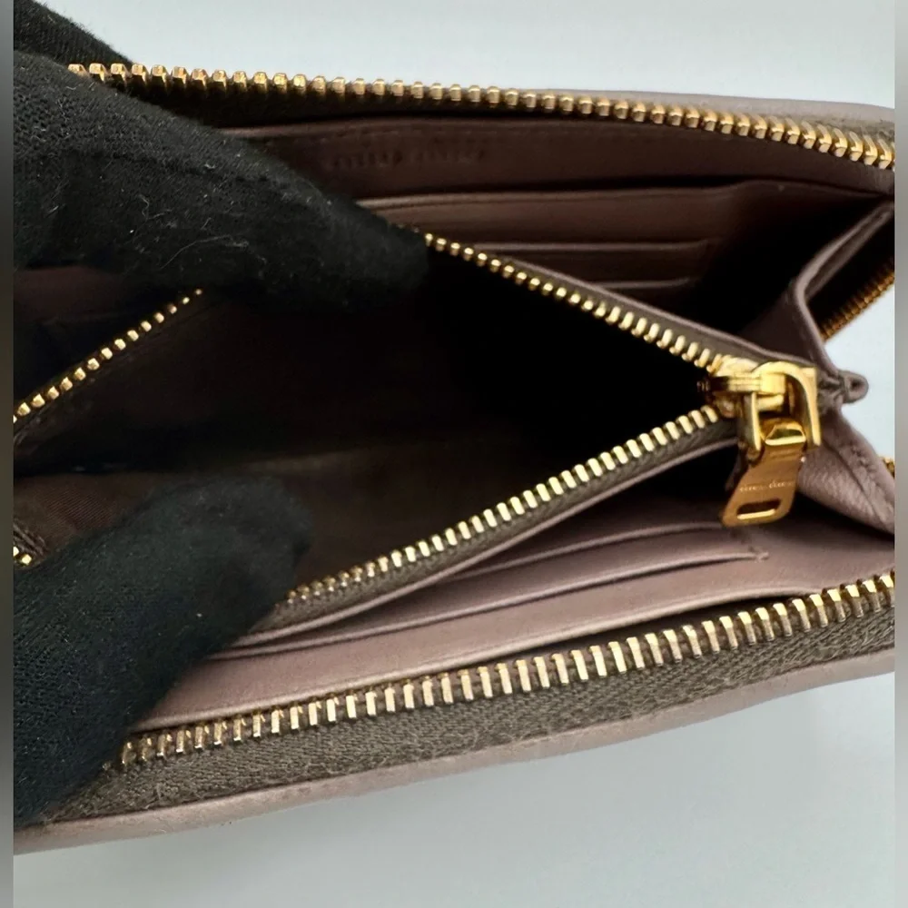 Miu Miu Taupe Quilted Leather Wallet | Professional Refurbished